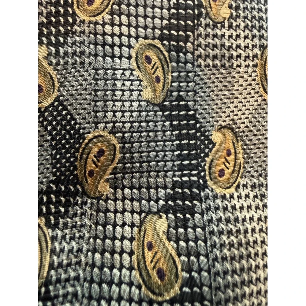 Guy Laroche Diffusion Mens Silk Tie Grey Black Paisley Geometric Made in Canada